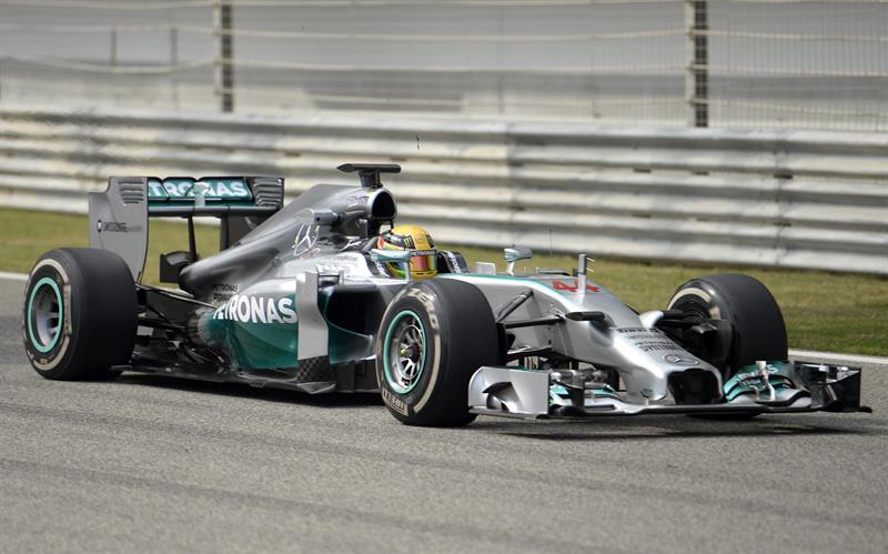 Hamilton confirma la supremacía de Mercedes el último día de pruebas en Baréin