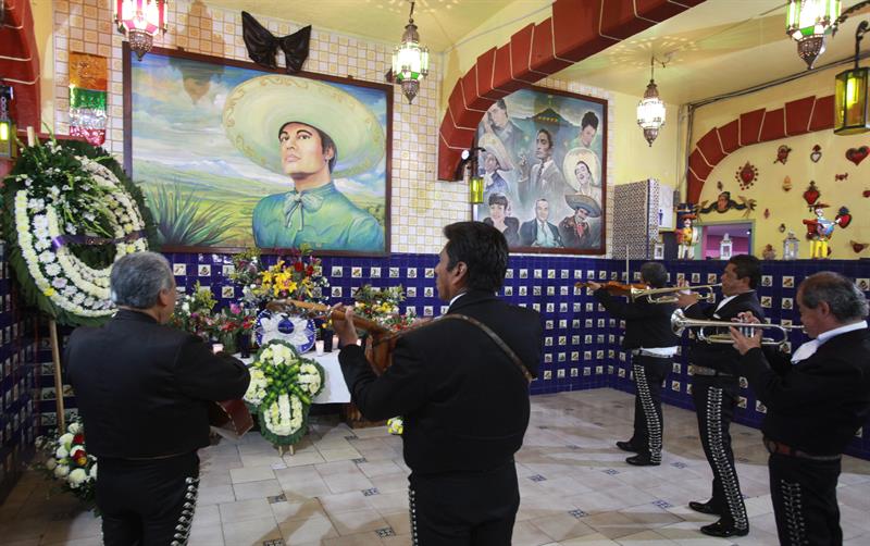Incineran los restos de Juan Gabriel, el “Divo de Juárez”