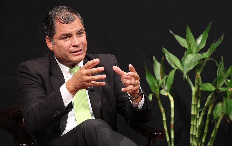 Haber limitado la reelección en Montecristi fue un error, dice Correa