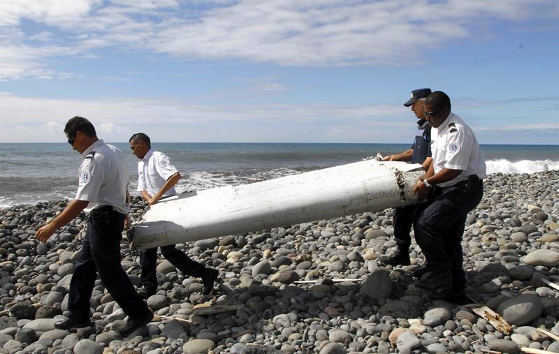 Malasia &quot;confirma&quot; que los restos encontrados pertenecen a un Boeing 777