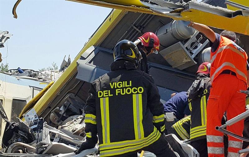 Choque frontal de trenes en el sur de Italia deja al menos 22 muertos