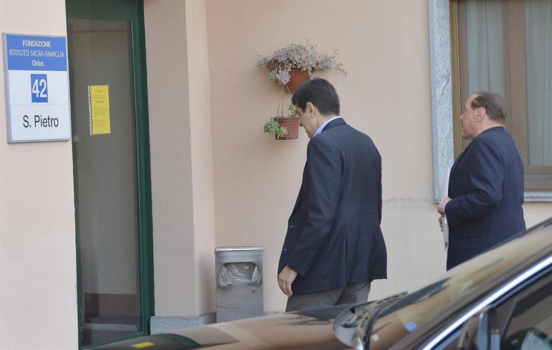 Berlusconi cumple desde hoy en Milán condena con trabajo social