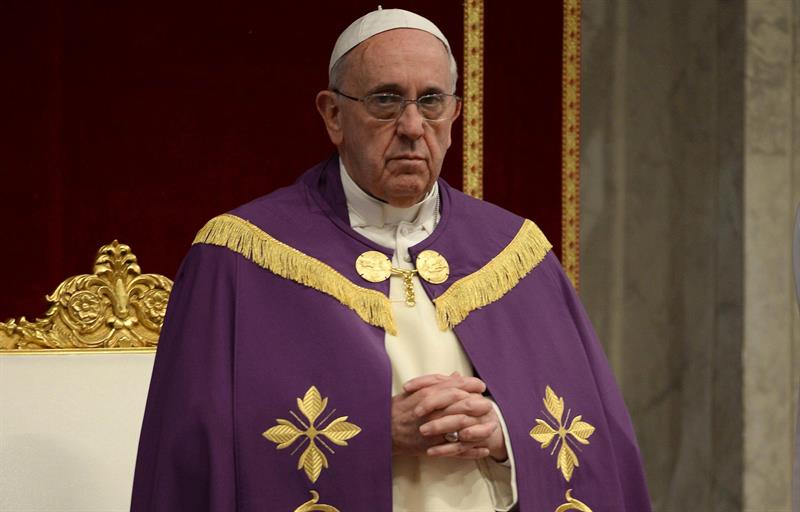 Francisco invita a Benedicto XVI a la canonización de Juan Pablo II
