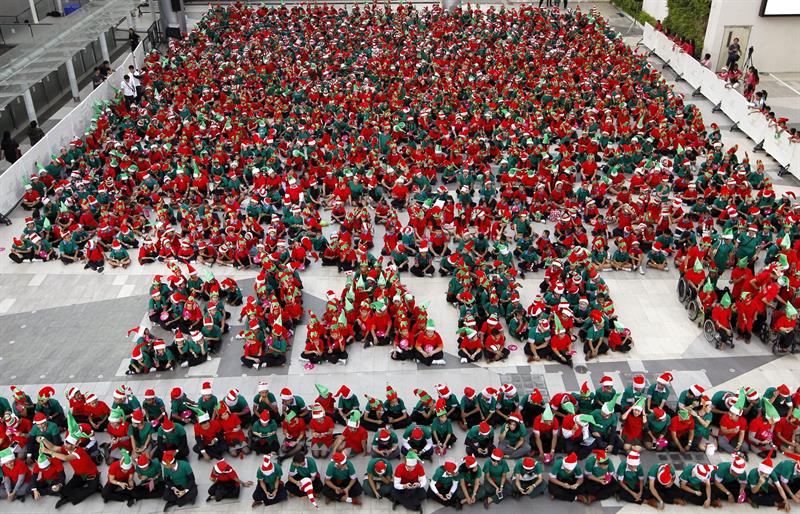 1.792 elfos tailandeses entran en el libro Guinnes de los récords