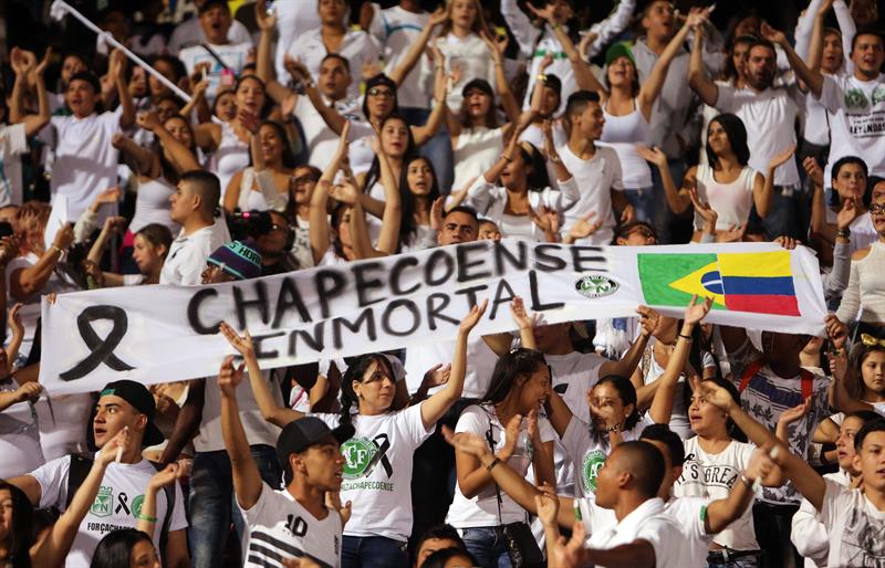 Tragedia del club Chapecoense une a Colombia y Brasil