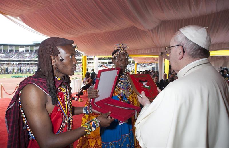 Papa Francisco llegó a Uganda