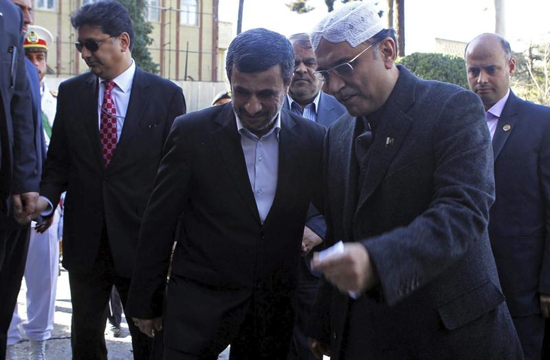 Ahmadineyad viaja a Caracas al funeral de Chávez, su &#039;hermano y amigo&#039;