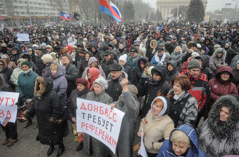 Crimea se aleja aún más de Ucrania al adoptar la hora de Moscú