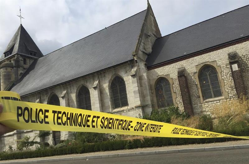 Identifican al segundo atacante de una iglesia en Francia