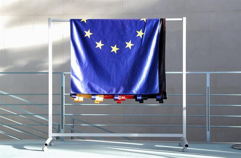 La Eurocámara pide reformar la UE con una &quot;revisión de los tratados&quot;