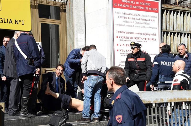 Cuatro muertos en un tiroteo en el Palacio de Justicia de Milán