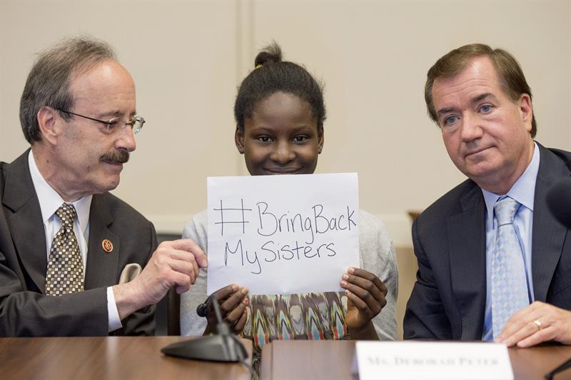 Boko Haram libera a 4 de las más de 200 niñas secuestradas en Nigeria
