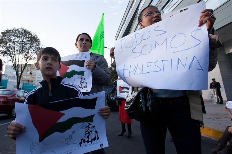 Ciudadanos protestan en Quito por la incursión israelí en Gaza