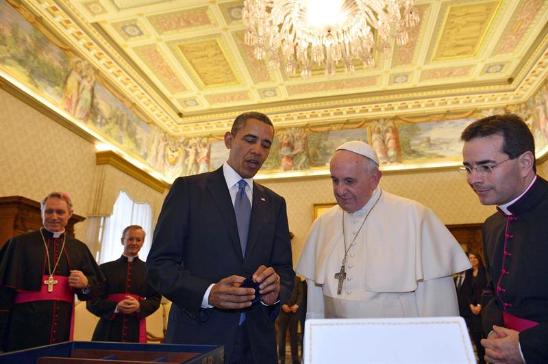 Obama le dijo al papa que &quot;es maravilloso conocerle&quot;