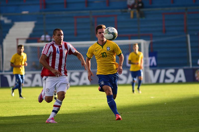 Brasil rompe el esquema defensivo de Paraguay
