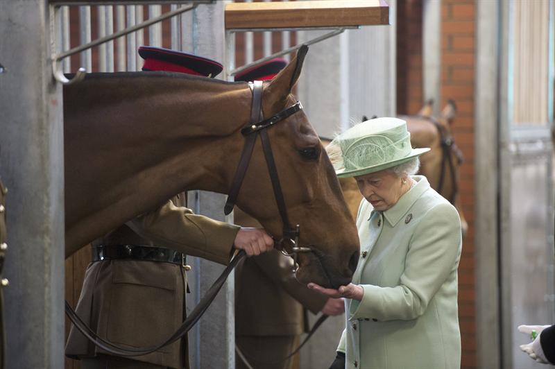 La reina Isabel II celebra hoy el 60 aniversario de su coronación