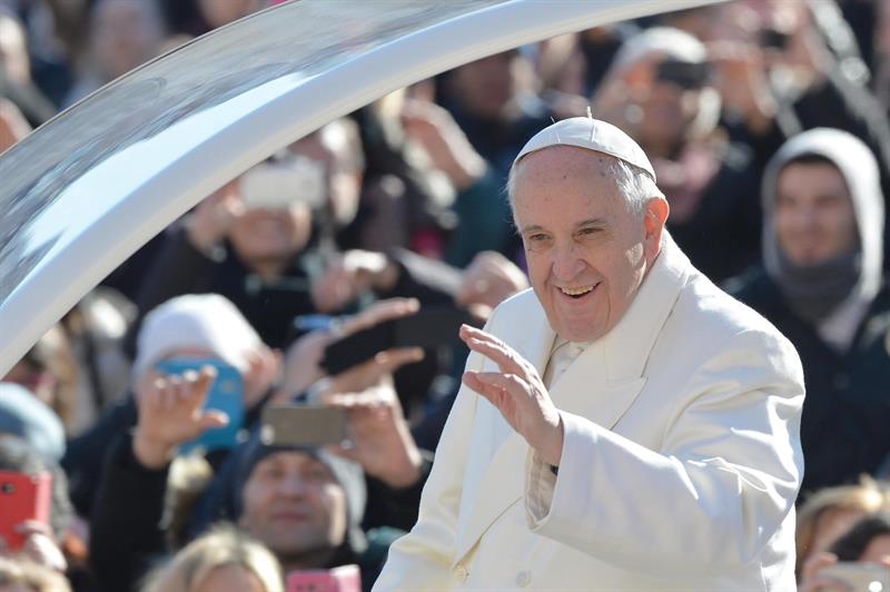 Papa pide a jóvenes que no reduzcan el amor solo al &quot;aspecto sexual&quot;