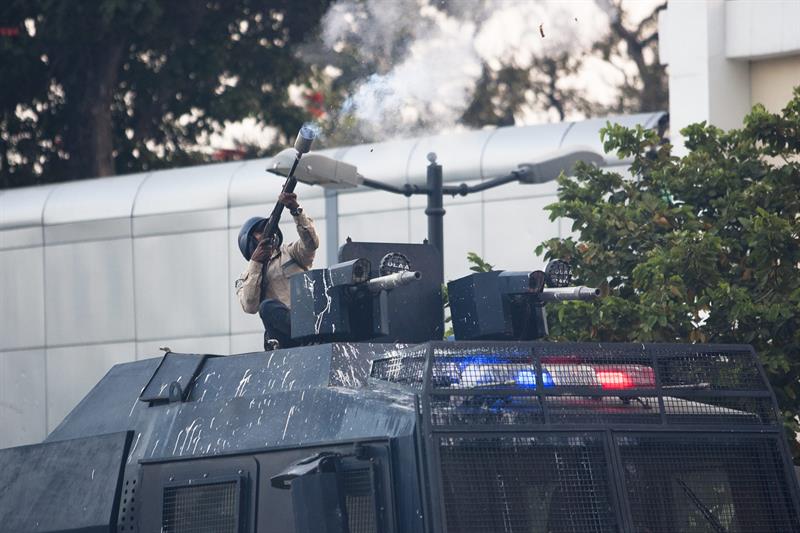 Muere otro uniformado en las protestas contra Maduro