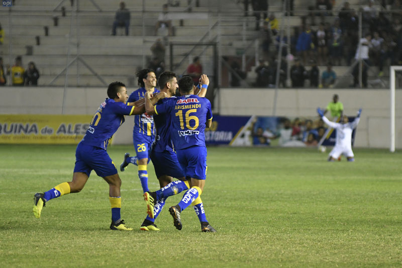 Delfín comparte el liderato con Liga de Quito
