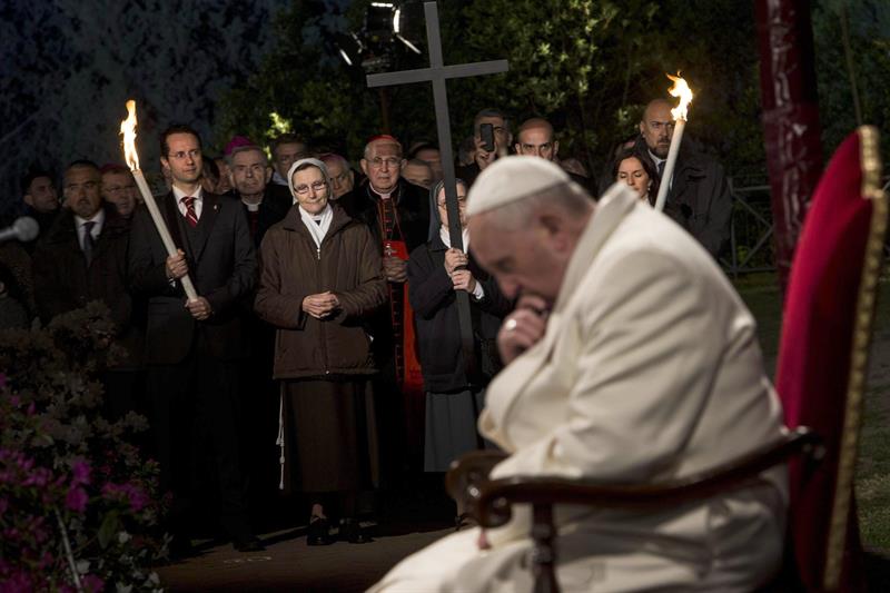 El papa presidirá su segunda vigilia pascual y bautizará a 10 catecúmenos