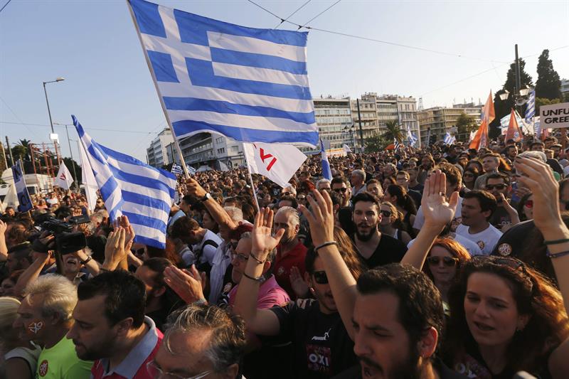 Grecia afronta el referéndum tras breve campaña marcada por la polarización