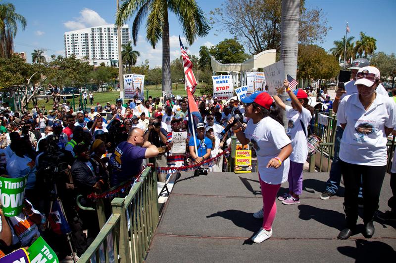 Miles de latinos se preparan en Washington para la gran marcha hispana