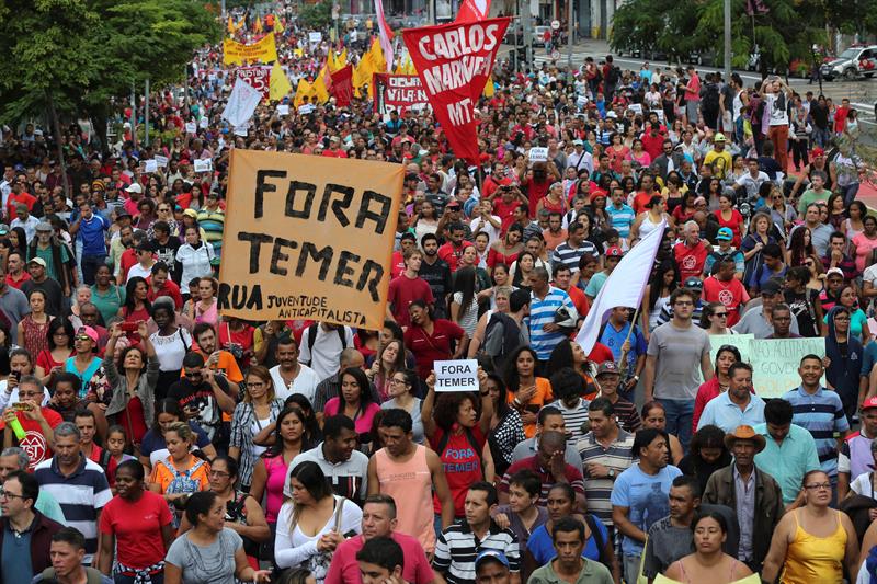 Cientos de brasileños vuelven a las calles en protesta contra actual Gobierno
