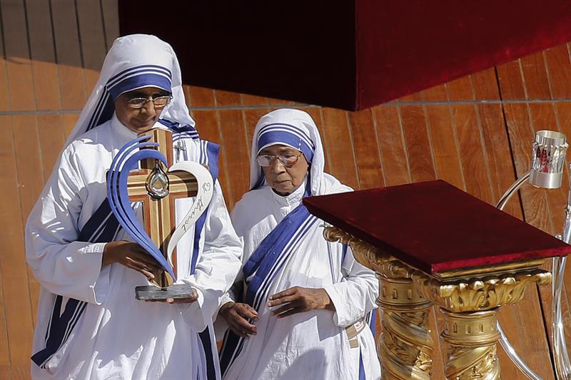 Papa Francisco proclama santa a madre Teresa de Calcuta