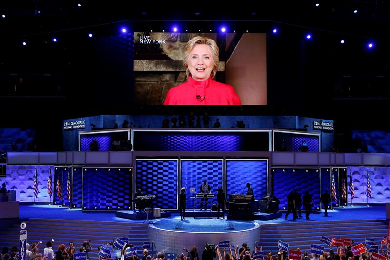 Hillary Clinton saludó un día histórico para las mujeres
