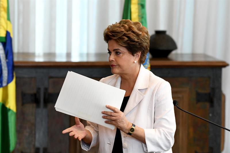 Rousseff juega su última carta y ofrece elecciones si recupera el poder