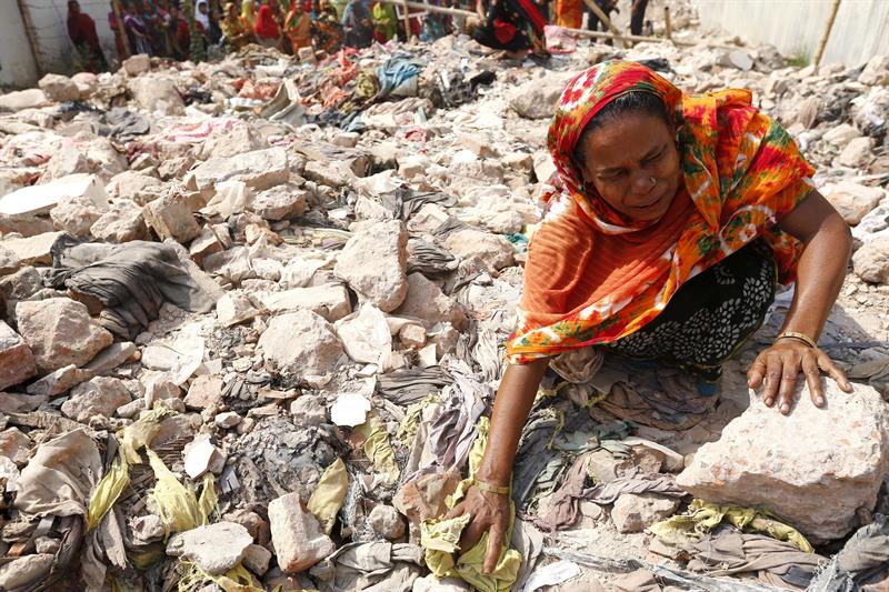 Piden justicia 1 año después de tragedia en edificio textil de Bangladesh