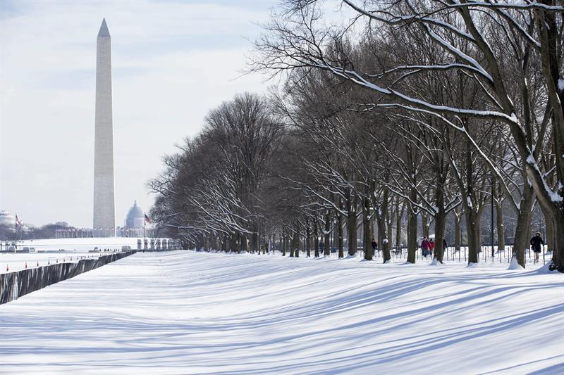 La nieve y los récords de bajas temperaturas paralizan el nordeste de EE.UU.
