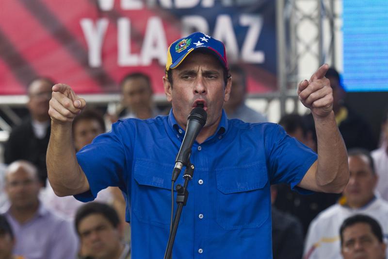 Capriles denuncia &quot;intento de golpe de Estado&quot; en su contra como gobernador