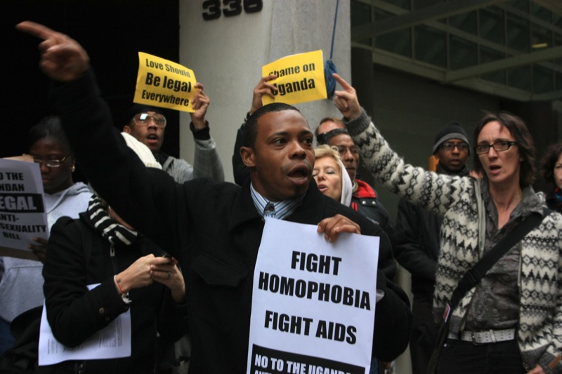 Uganda aprueba cadena perpetua para homosexuales