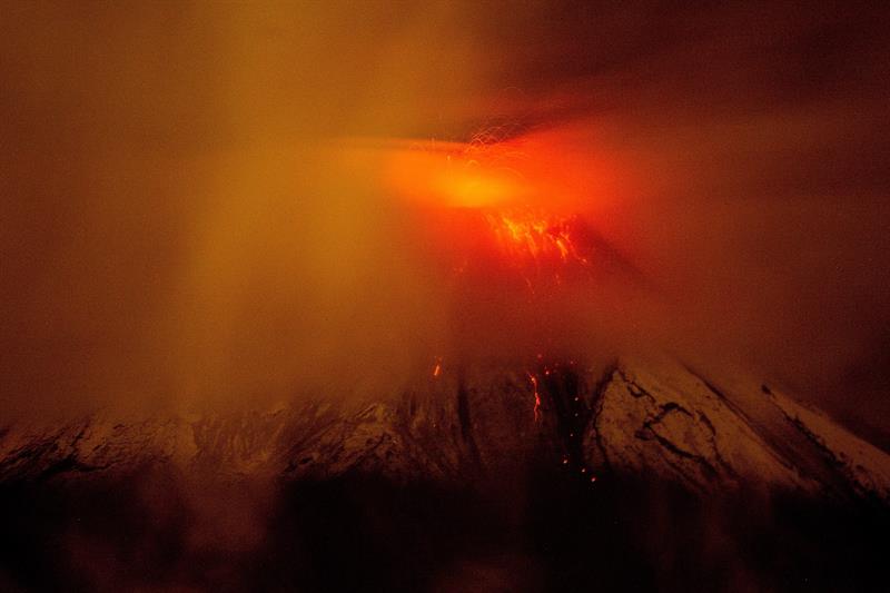 Volcán Tungurahua, con actividad moderada-alta y tendencia a incrementarse