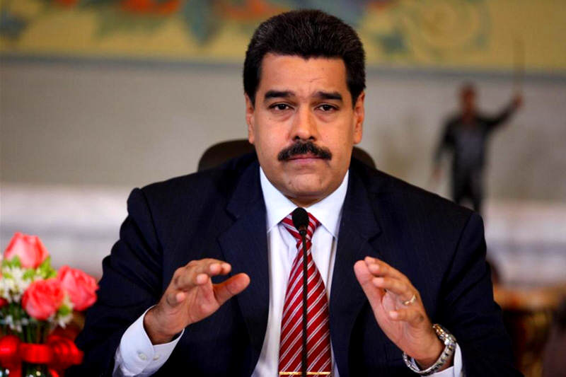 Maduro reduce a cuatro los días laborables para ahorrar energía y mitigar sequía