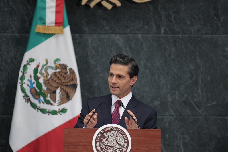 Cambio de gabinete mexicano abre camino a la carrera presidencial