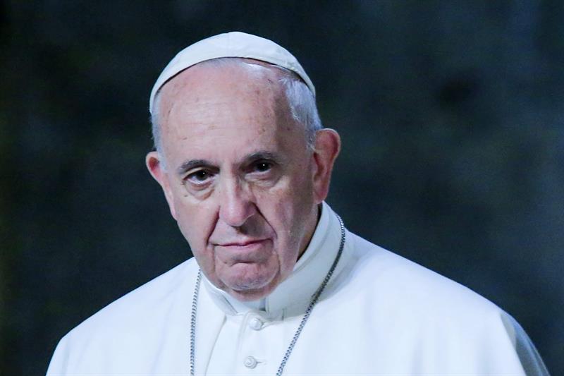 Papa abre el sínodo de la familia tras separación de cura homosexual