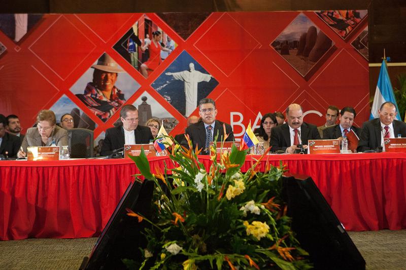 Ministros de América Latina ponen en marcha el Banco del Sur como alternativa financiera