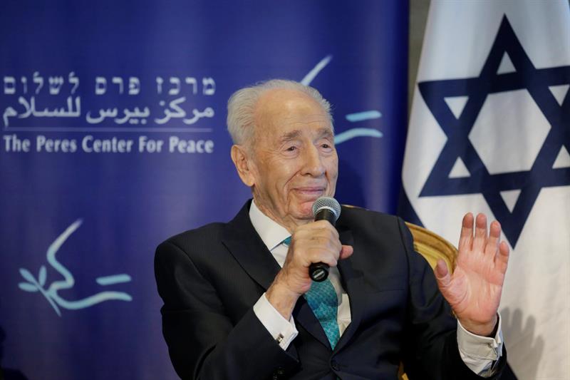 Los israelíes lloran a Peres, no hay lágrimas entre los palestinos