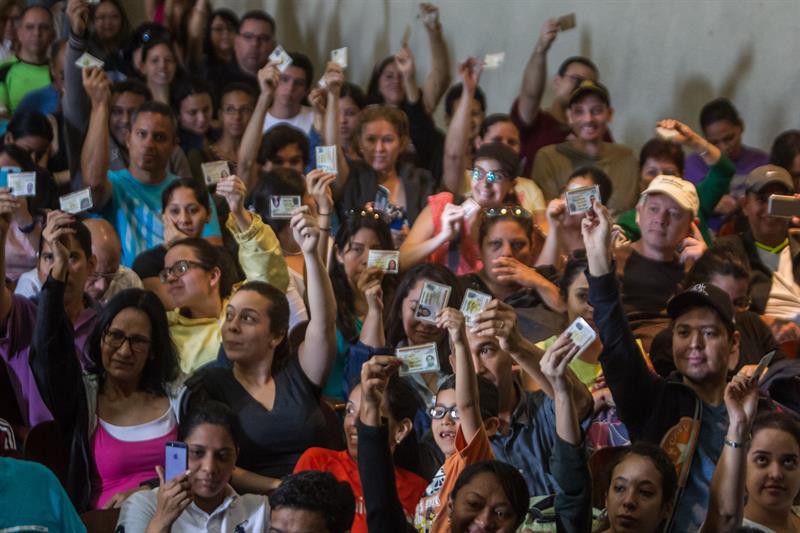 Poder Electoral de Venezuela anuncia fin de validación de firmas