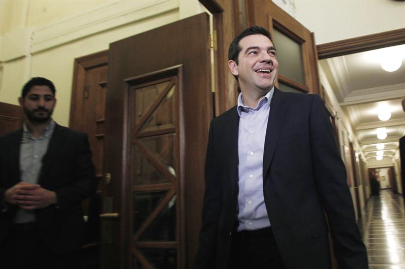 Alexis Tsipras anuncia ley contra crisis humanitaria en Grecia