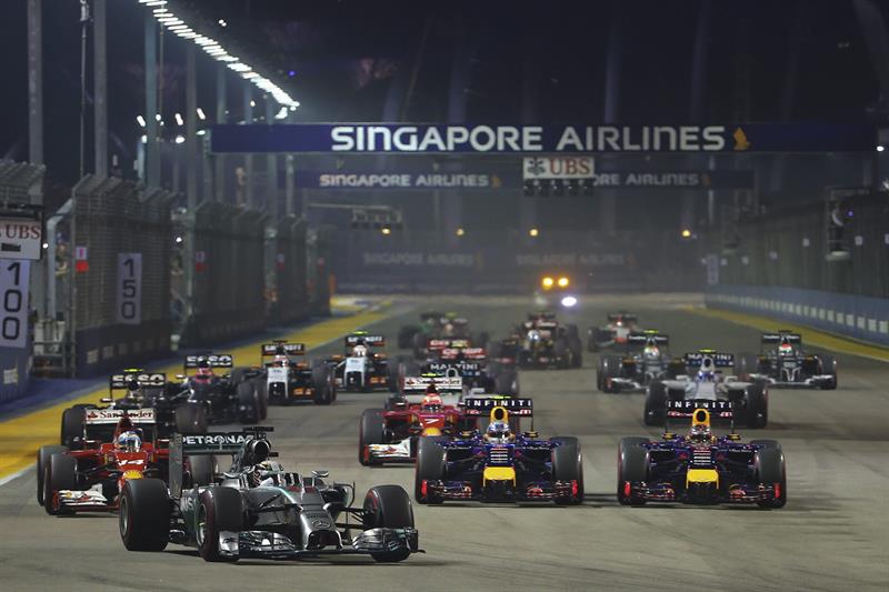 Hamilton gana en Singapur y es el nuevo líder del Mundial de Fórmula 1