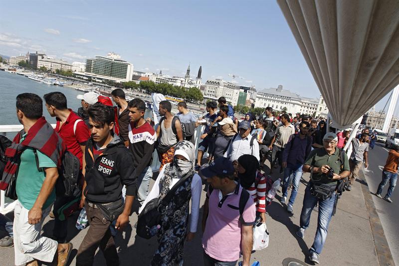 Hungría refuerza sus leyes anti-inmigración por llegada masiva de refugiados