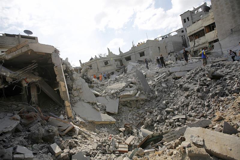 Se eleva a 1030 la cifra de muertos en Gaza tras rescate de 130 cadáveres