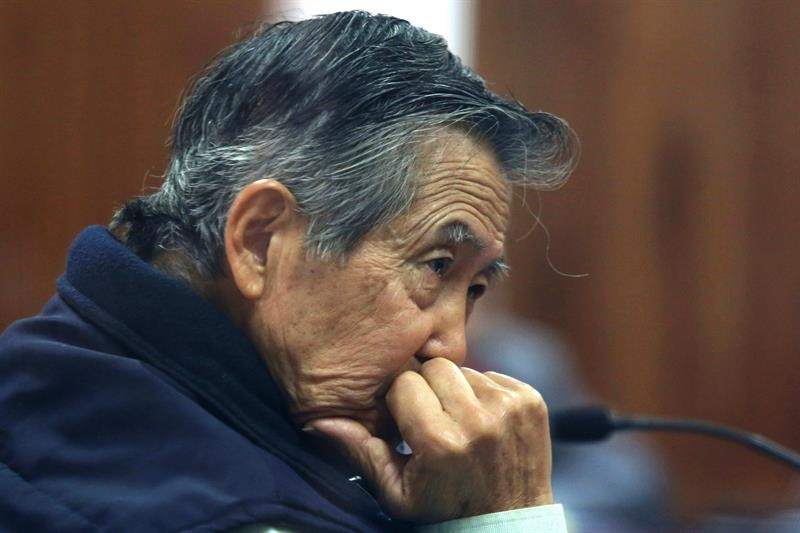 Posible indulto a Fujimori surge para calmar crisis de gobernabilidad en Perú
