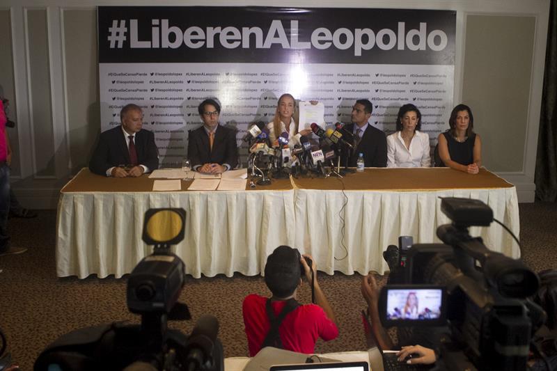 Esposa de Leopoldo López pide a España que reclame la libertad del disidente