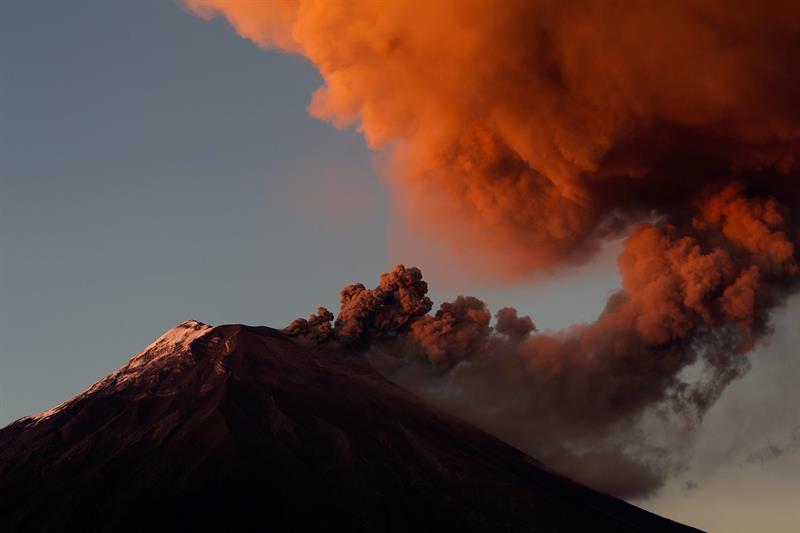 Actividad menos energética pero continua en volcán Tungurahua
