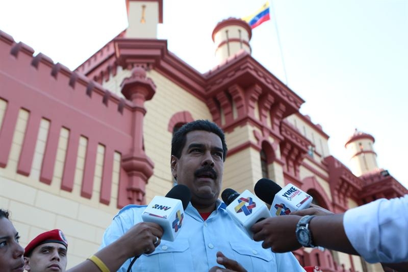 Maduro llama al pueblo a salir a la calle para defender memoria de Chávez