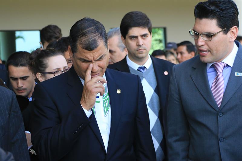 Correa firma acuerdo de cooperación tecnológica y visita a Lula en Sao Paulo